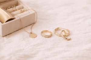 joyas de oro laminado elegantes